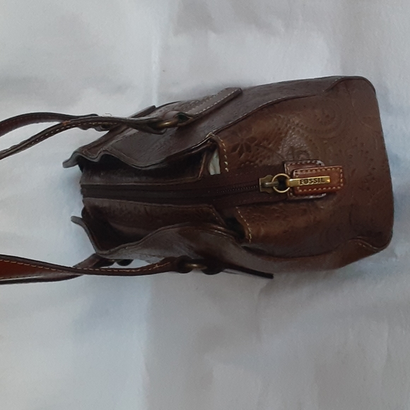 Rare vintage Fossil embossed brown leather tote - Picture 4 of 15